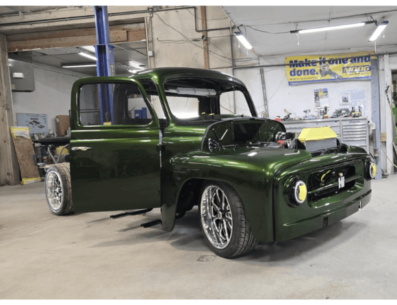 Tamco Paint Emerald City Candy Pearl Basecoat in 1955 International R122