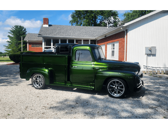 Tamco Paint Emerald City Candy Pearl Basecoat in 1955 International R122