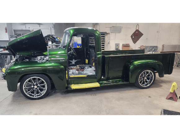 Tamco Paint Emerald City Candy Pearl Basecoat in 1955 International R122