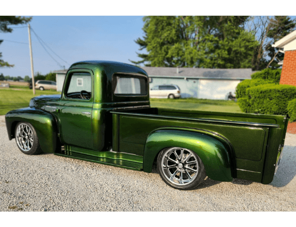 Tamco Paint Emerald City Candy Pearl Basecoat in 1955 International R122