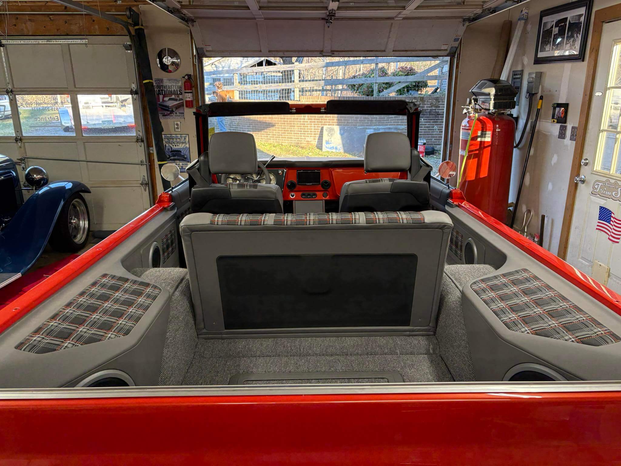 Tamco Paint GM Inferno Orange Pearl in GMC Jimmy