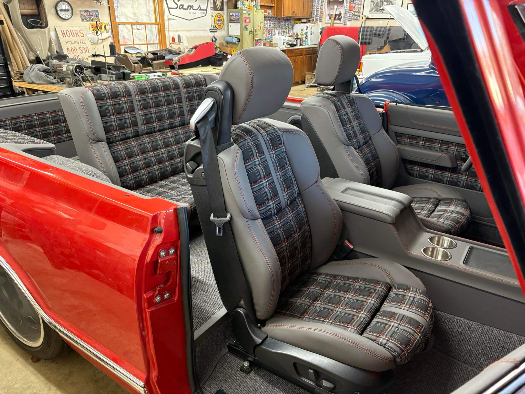 Tamco Paint GM Inferno Orange Pearl in GMC Jimmy