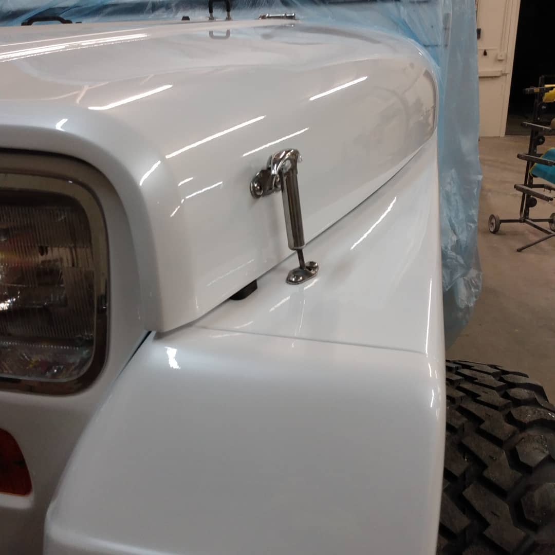 Tamco Paint HB9901 Bright White in Jeep Wrangler