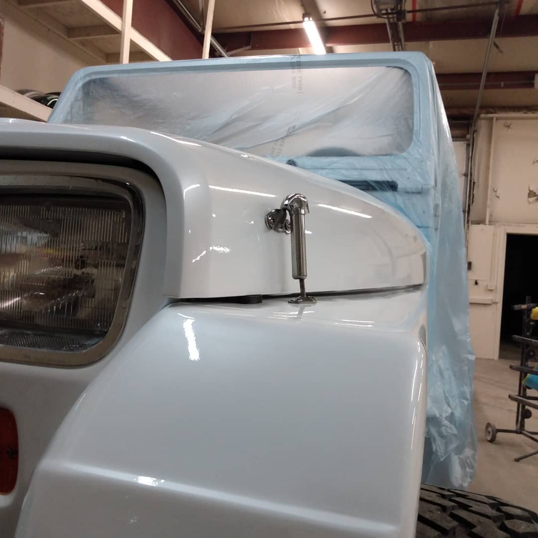 Tamco Paint HB9901 Bright White in Jeep Wrangler