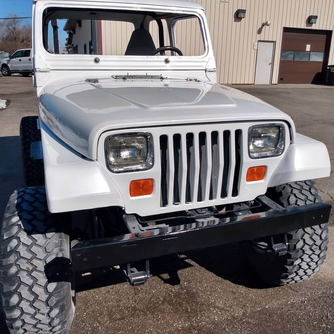 Tamco Paint HB9901 Bright White in Jeep Wrangler