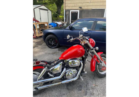 Tamco Paint HB9902 Bright Red in Suzuki VZ 800 Marauder
