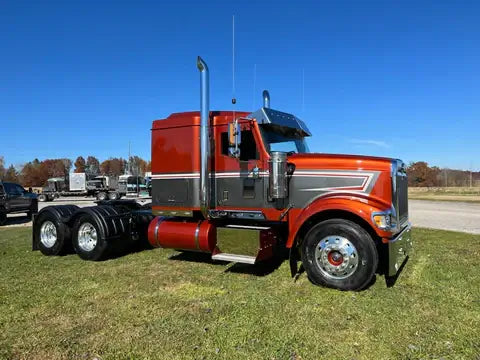 Smoke Metallic Kenworth W900