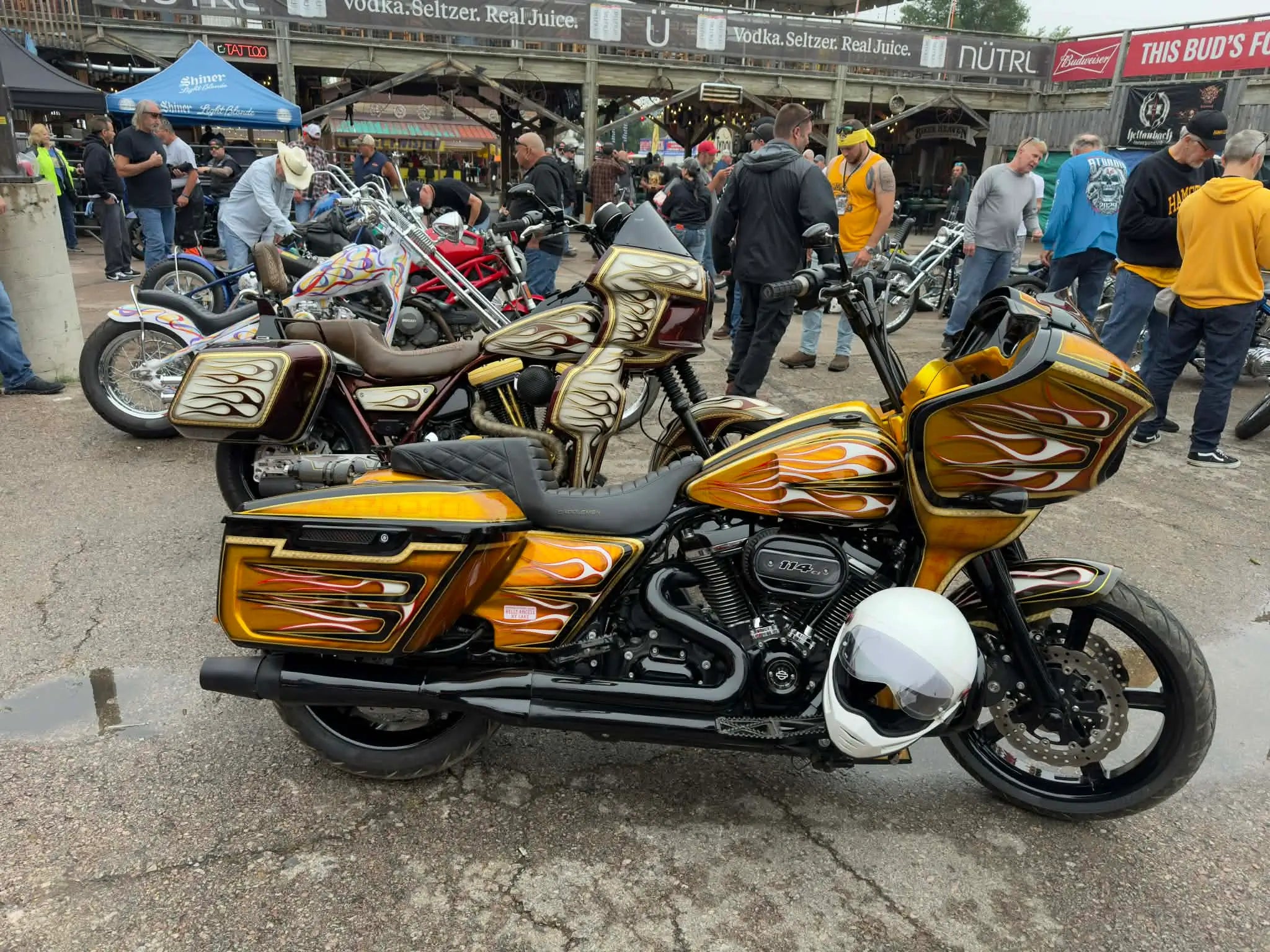 Tamco Paint Lemonade Candy Pearl Basecoat on Harley-Davidson Road Glide