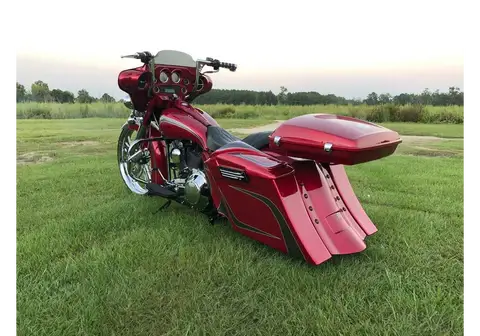 Tamco Paint Rock-It-Red in Harley-Davidson Street Glide