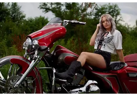 Tamco Paint Rock-It-Red in Harley-Davidson Street Glide