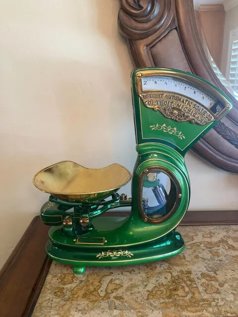 Tamco Paint Shamrock Green & Toxicty in Leaner Scale