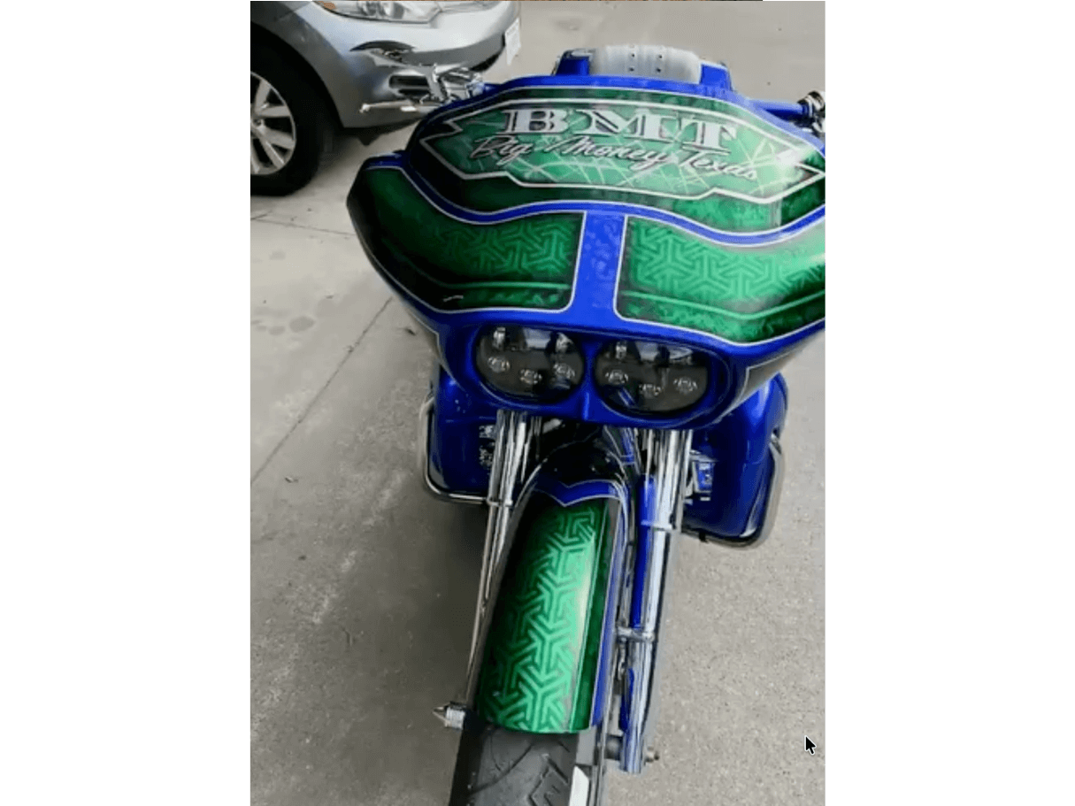 Tamco Paint SoCal Blue & Hustlin' Candy Pearl Basecoat on Harley-Davidson Road Glide