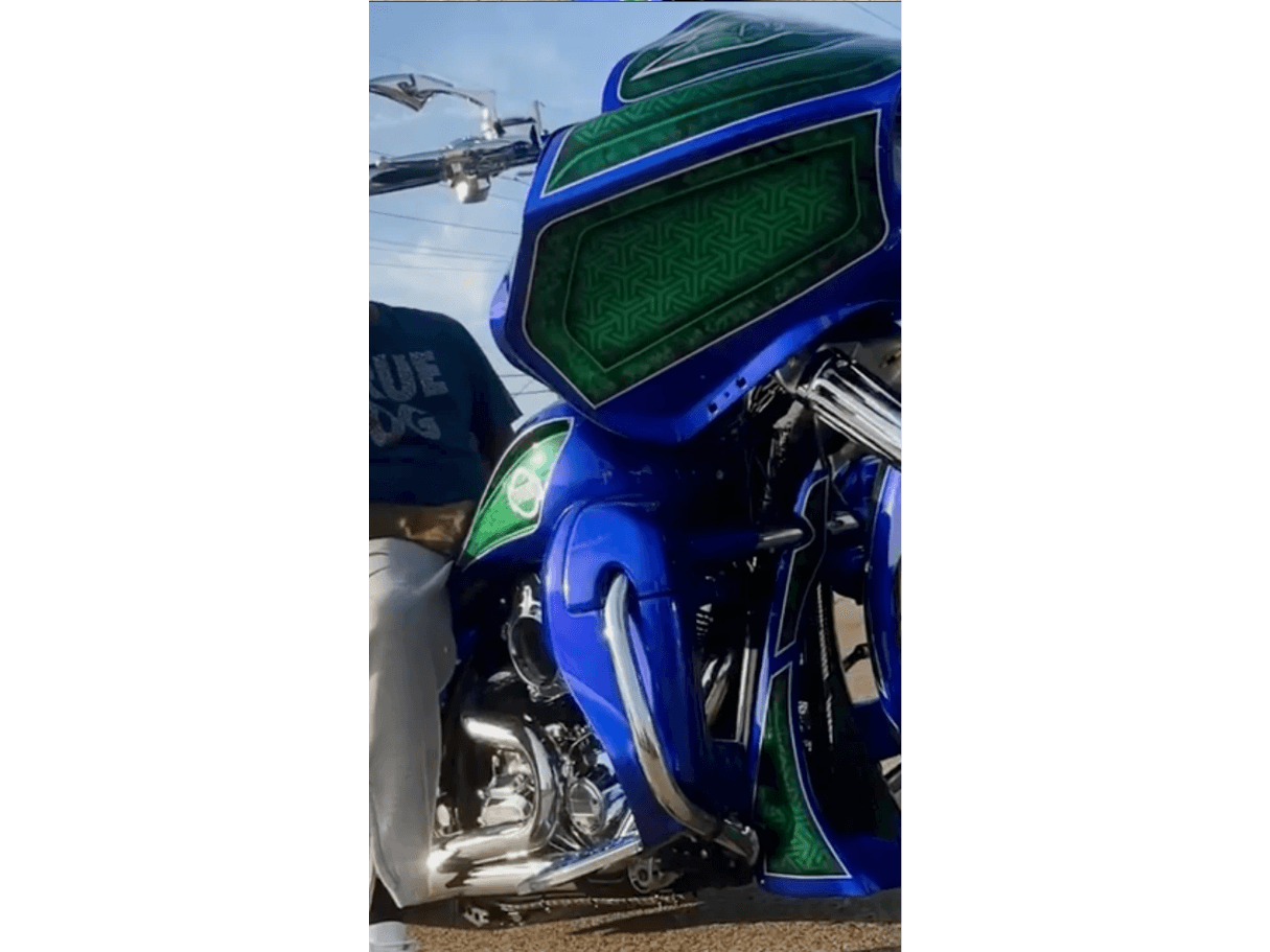 Tamco Paint SoCal Blue & Hustlin' Candy Pearl Basecoat on Harley-Davidson Road Glide