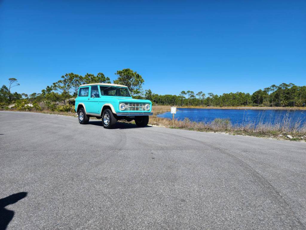 WINTERGREEN PEARL FORD BRONCO