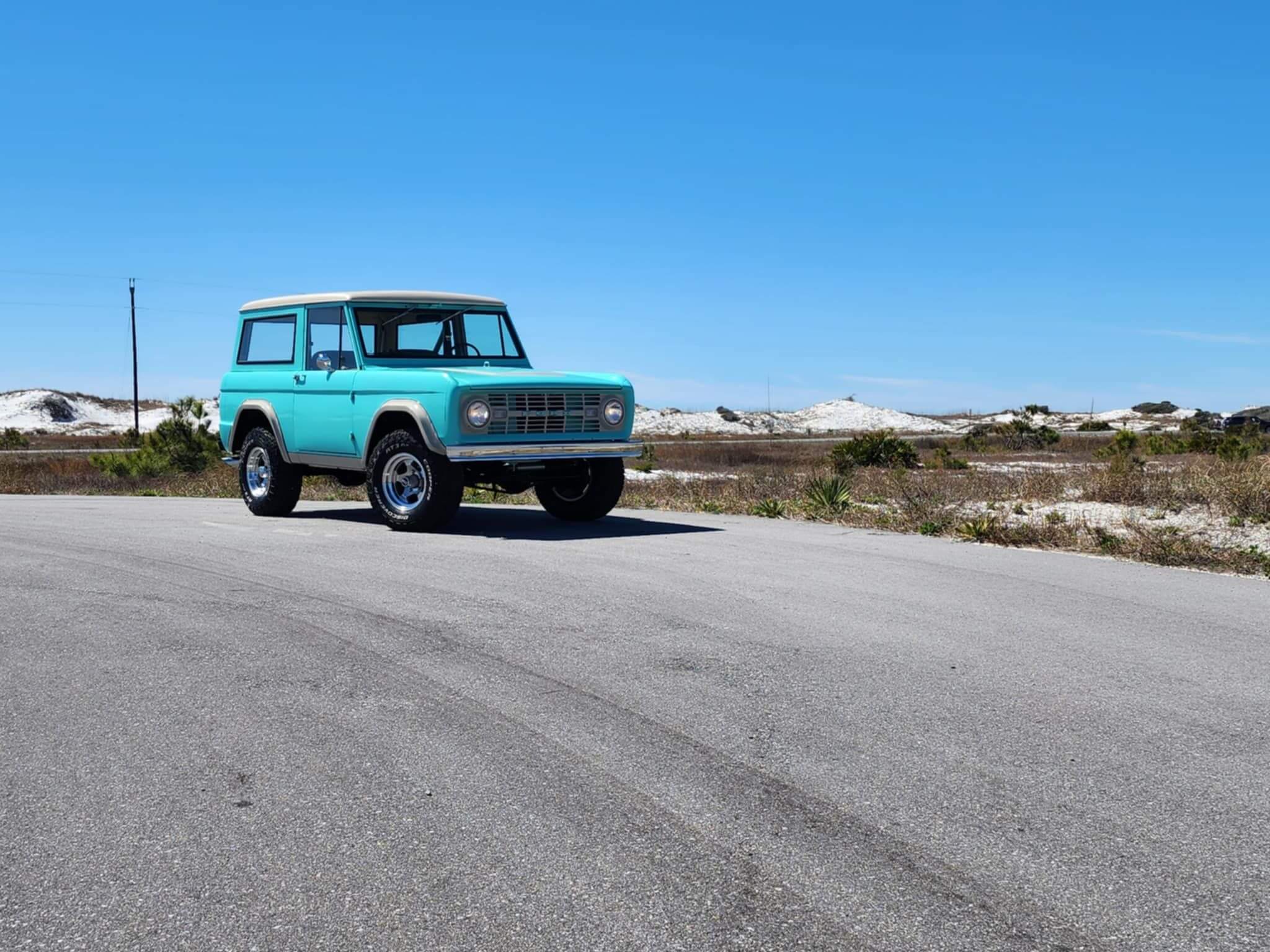 WINTERGREEN PEARL FORD BRONCO
