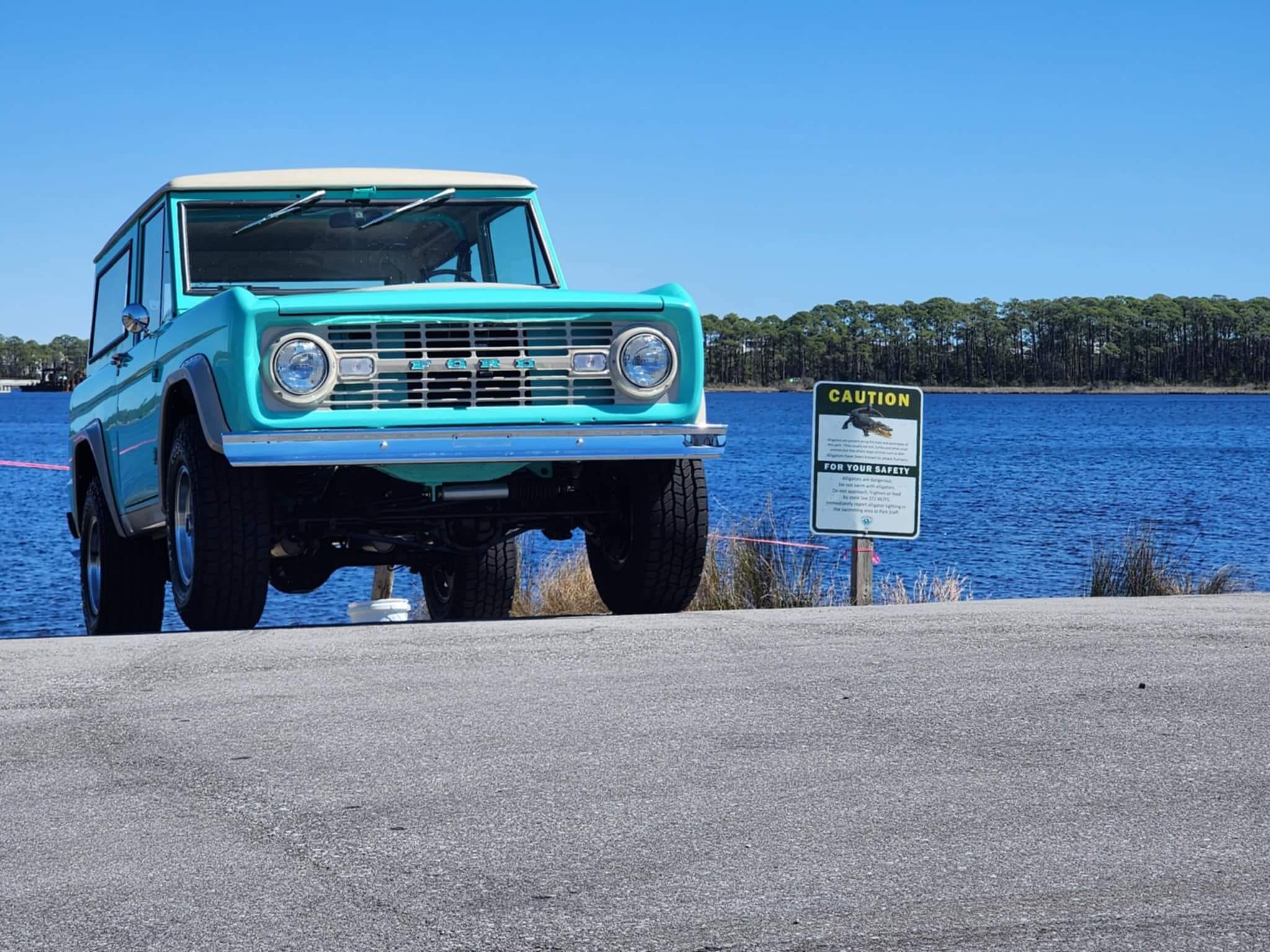 WINTERGREEN PEARL FORD BRONCO